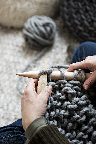   Pesquisas mostram que artesanato, tricô, entre outras coisas, ajudama relaxar. É uma maneira produtiva e criativa para relaxar e preparar sua mente para o sono 