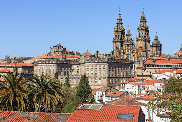 Não existe limite de idade para fazer o Caminho de Santiago, na Galícia. Mas dizem que a melhor época é aos 20 e poucos anos quando estamos vivendo aquele processo de amadurecimento. A paisagem e as sensações durante a peregrinação com certeza serão inesquecíveis 