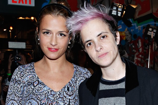 A Dj Samantha Ronson, ex-namorada de Lindsay Lohan, é irmã da estilista Charlotte Ronson