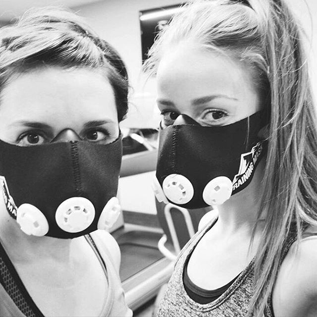 Máscara que simula alta altitude parece com a usada por Hannibal Lecter. Você usaria?