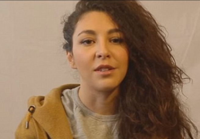 “Eu não estou com pressa, quero estar com alguém que eu ame. Não é por estar velha que vou aceitar qualquer coisa”. “Falar em 30 anos remete a ‘estou ficando velha’, mas me sinto jovem, tenho o espírito jovem”