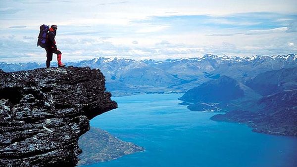 Além de pensar em paisagens maravilhosas, Nova Zelândia nos lembra aventura e adrenalina. O país é cheio de esportes de aventura e contato com a natureza. Tem desde de rafting até bungee jumping (dizem que é o melhor do mundo)   