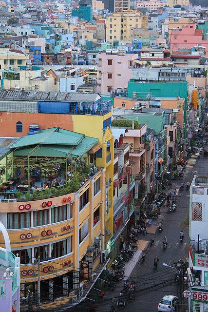 Saigon é a cidade mais efervescente e tem arte e mistura de arquitetura interessante. O Museu War Remants conta a história das guerra com grande acerto