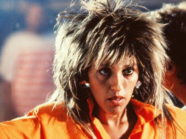 Em 'Cambalacho' (1986), Tina Pepper era fã de Tina Turner e sonhava ser uma cantora famosa. O nome real da personagem era Albertina Pimenta. Nada mais justo do que   inventar um nome artístico, não?