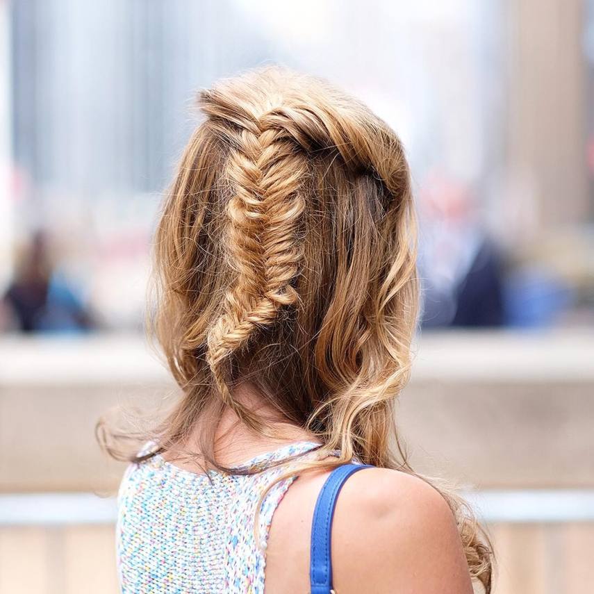 Público mostra variedade de modelos de tranças na semana de moda de Nova York