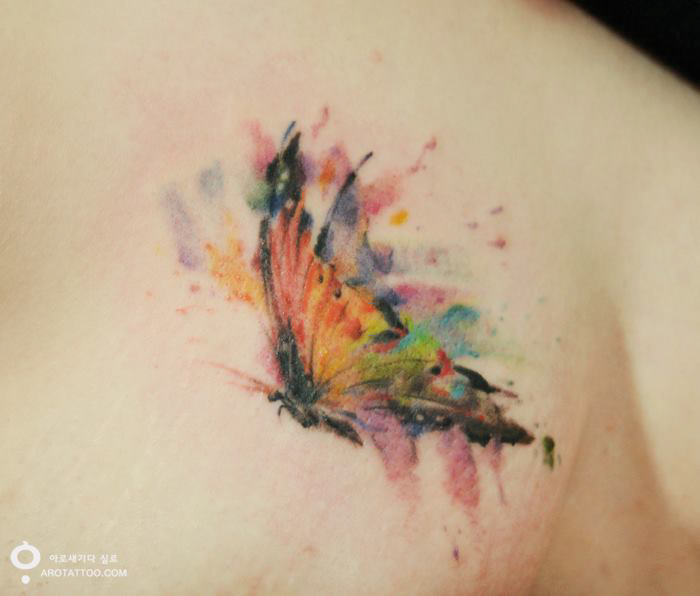 Tatuadora coreana Silo faz desenhos que mais parecem aquarelas