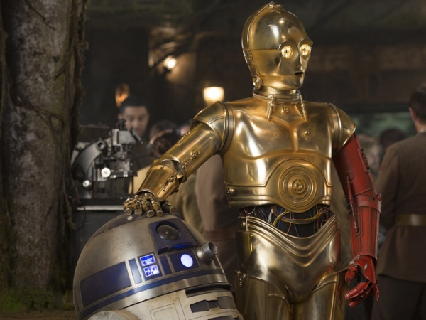 9. A história do braço vermelho de C-3PO será   revelada no próximo quadrinho da saga.