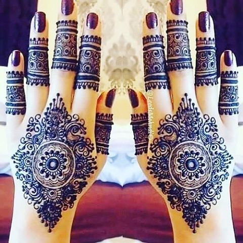 A arte detalhista das tattoos de henna
