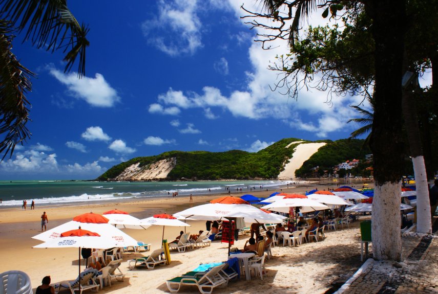 5) Praia de Ponta Negra, RN