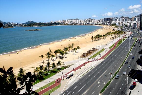 10) Praia de Camburi, ES
