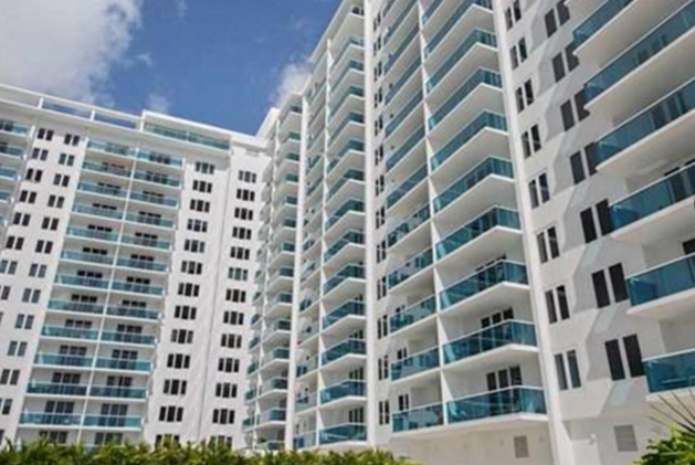 Por US$ 970 mil é possível encontrar um apartamento com um quarto e 77 metros quadrados de área na região da praia