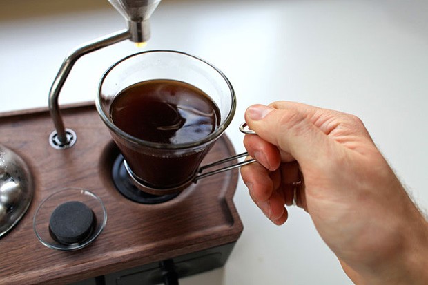 Que tal tomar um café passado bem na hora que o alarme tocar?