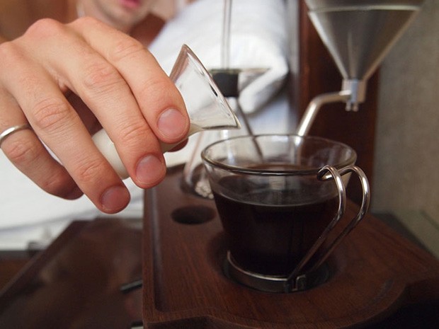 Que tal tomar um café passado bem na hora que o alarme tocar?