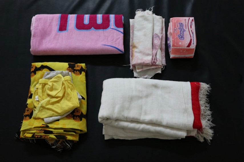 A mala para a chegada do primeiro filho inclui roupas íntimas limpas e um vestio largo para a mãe e roupinhas, algodão, toalha e um tecido para ser usado como fralda para o bebê