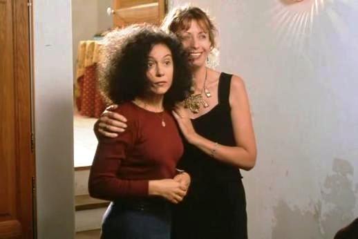 A viúva Magali (Béatrice Romand) é uma produtora de vinhos do sul da França. É outono, tempo de colheita das uvas. Isabelle (Marie Rivière), sua melhor amiga, decide encontrar um novo namorado para ela. Pra isso, coloca um anúncio no jornal local. Gérald (Alain Libolt) é o candidato a namorado de Magali. Mas um outro homem, Étienne (Didier Sandre), vai chamar a atenção da viúva