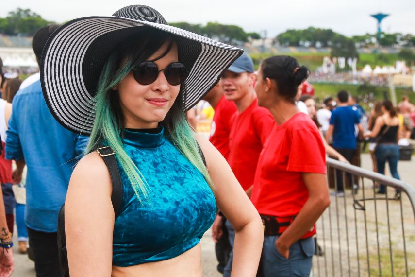 Cores, cores e mais cores. Além de se vestir com estilo, público do Lollapalooza esbanjou no colorido dos cabelos.