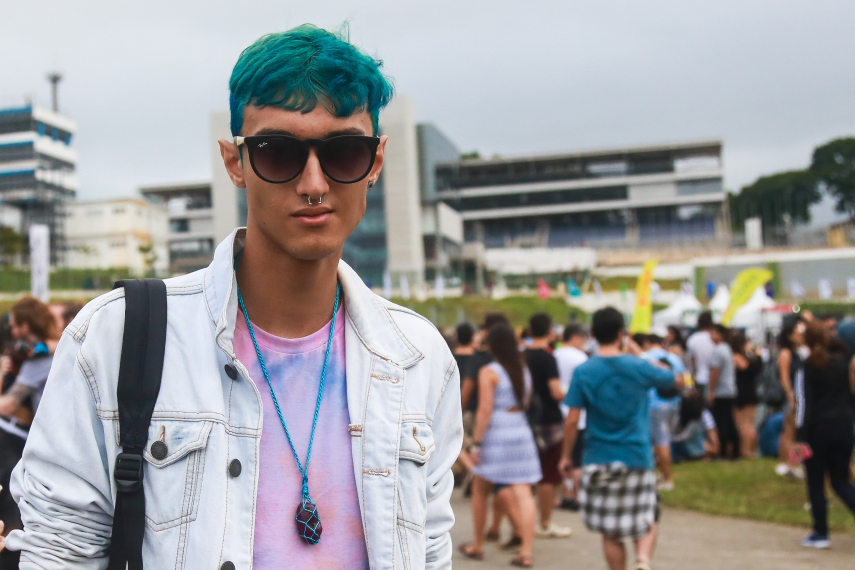 Cores, cores e mais cores. Além de se vestir com estilo, público do Lollapalooza esbanjou no colorido dos cabelos.