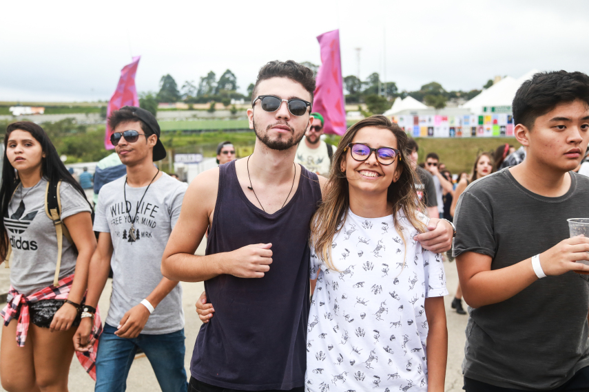 O público do Lollapalooza 2016 caprichou no visual para curtir os shows realizados no Autódromo de Interlagos, em São Paulo, neste sábado (12)