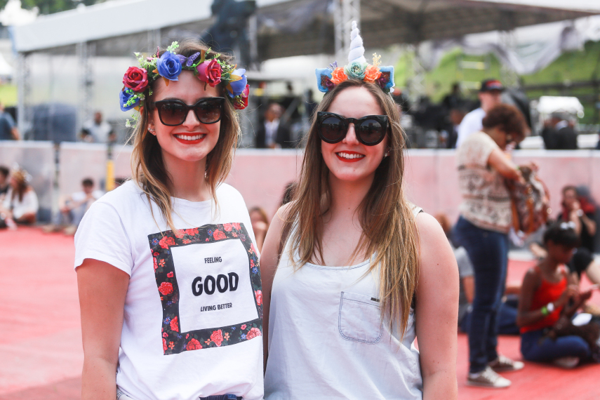 O público do Lollapalooza 2016 caprichou no visual para curtir os shows realizados no Autódromo de Interlagos, em São Paulo, neste sábado (12)