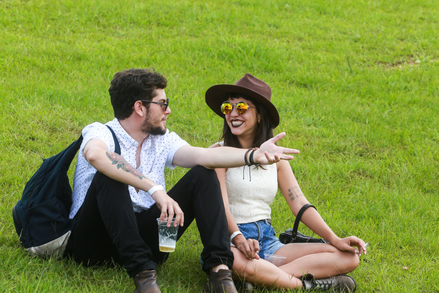 O público do Lollapalooza 2016 caprichou no visual para curtir os shows realizados no Autódromo de Interlagos, em São Paulo, neste sábado (12)