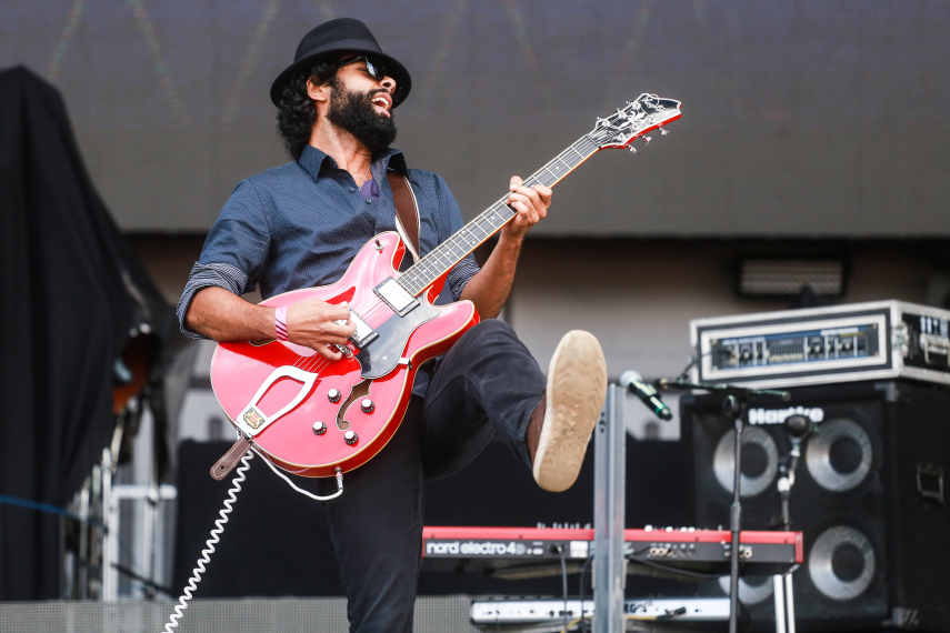 O duo sergipano The Baggios abriu o palco Skol no Lollapalooza