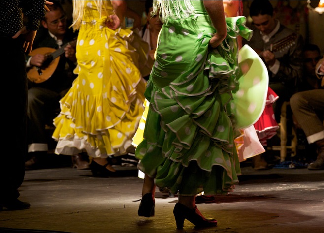 Aprenda alguma dança tradicional e se jogue!