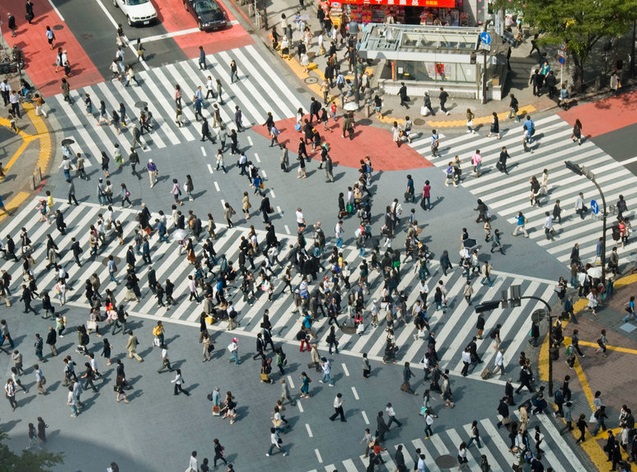 Misture-se à multidão. Tente não ser mais um turista e pense mais como um local