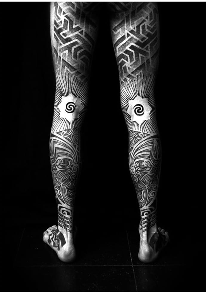 Leg sleeve: cobrir a perna com uma tatuagem enorme ou várias pequenininhas que formam um grande desenho. Tem coragem?