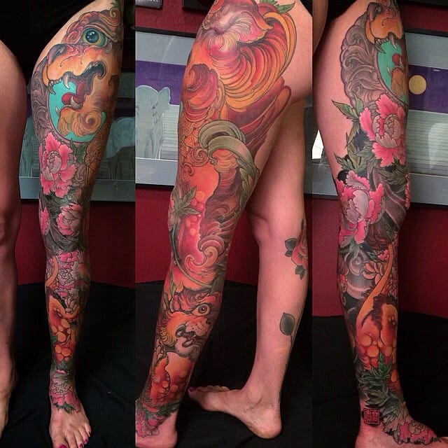 Leg sleeve: cobrir a perna com uma tatuagem enorme ou várias pequenininhas que formam um grande desenho. Tem coragem?
