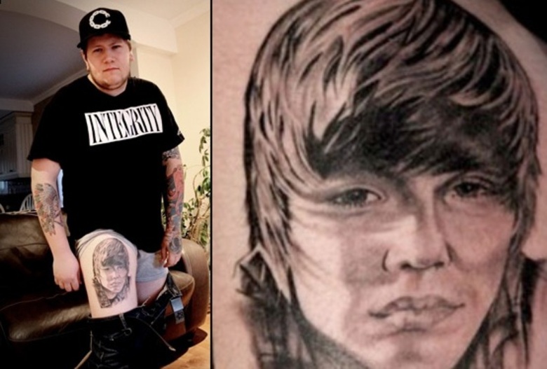 Este fã apenas tatuou Justin Bieber bem grande na coxa...