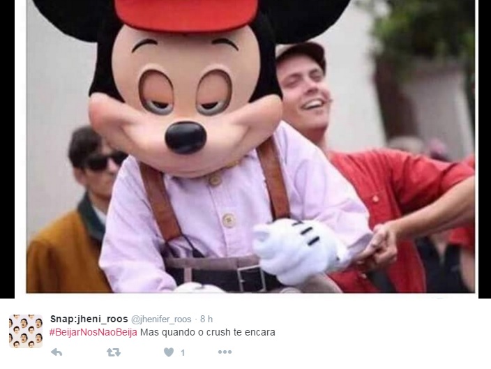 Neste dia 7 de abril, o Twitter foi invadido pela hashtag #BeijarNosNaoBeija, que mostra as situações hilárias vividas pela galera na hora em que o crush aparece.