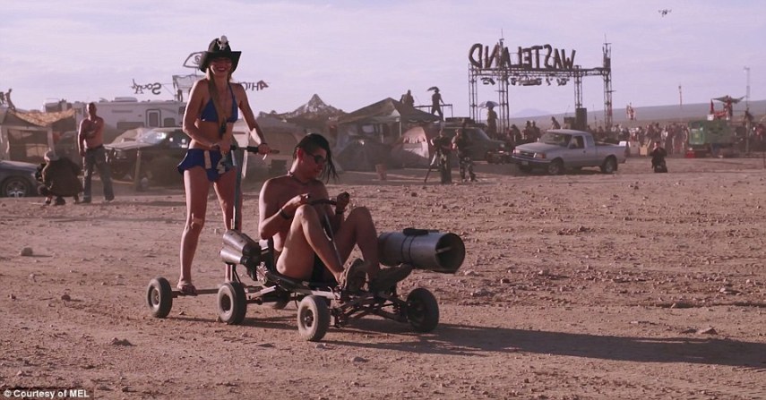 Festival anual reúne fãs de Mad Max 