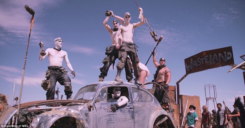 Festival anual reúne fãs de Mad Max 