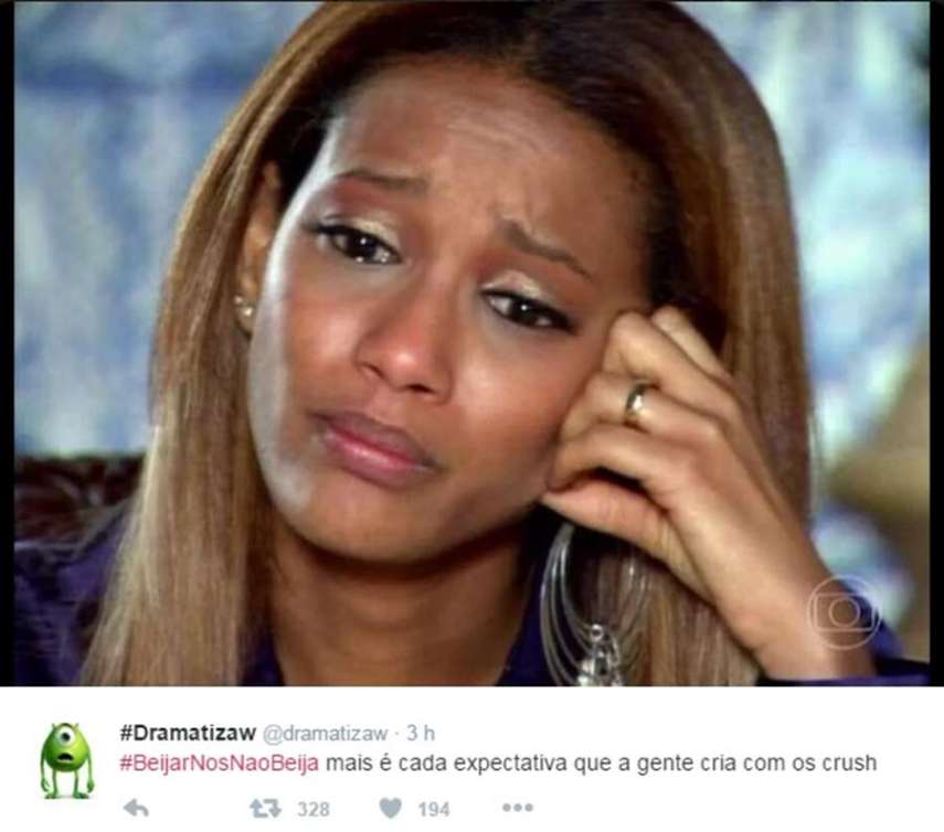 Neste dia 7 de abril, o Twitter foi invadido pela hashtag #BeijarNosNaoBeija, que mostra as situações hilárias vividas pela galera na hora em que o crush aparece.