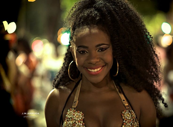 Para o carioca JM Arruda, toda foto é um ponto de vista do universo. Na série Black is Beautiful (e outras que ele já clicou), o fotógrafo coleciona retratos incríveis que escancaram a beleza negra. Vale olhar de perto