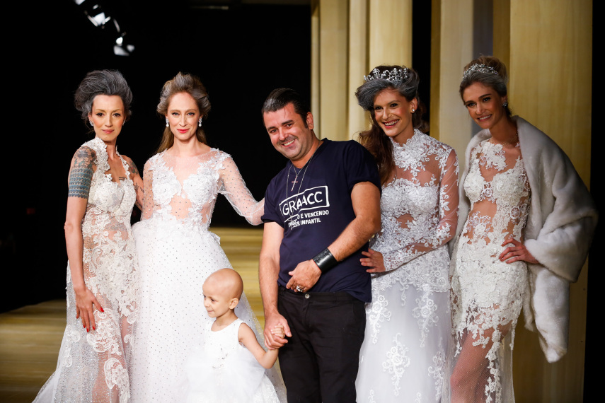 Desfile aconteceu no último domingo, 17, durante o evento CasaModa Noivas, em São Paulo