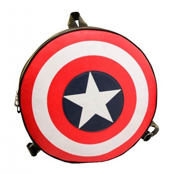 Você acha que mochila de super-herói é coisa de criança? Nada disso. O mundo adulto está cada vez mais geek. Se você ama um personagem, por que não uma mochila para te acompanhar no seu dia a dia?  Uma rápida navegada em sites estrangeiros de compras, como Amazon e e-Bay, mostram dezenas de mochilas inspiradas em heróis e personagens de desenhos que nós amamos.