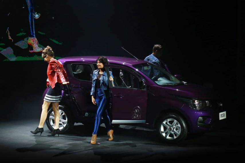 A Fiat reuniu diversos famosos no Auditório Ibirapuera, em São Paulo, para o lançamento de seu novo carro, o Mobi