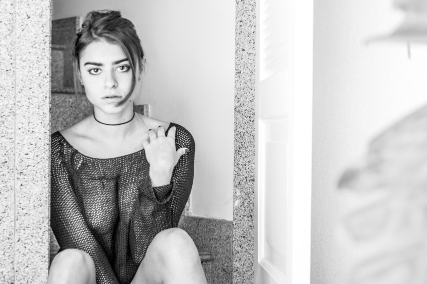 Para o carioca Bruno Brin, a arte é longa e a vida é breve. Neste projeto ele decidiu mostrar a beleza das mulheres em sua intimidade. Com olhar de artista, ele fez vários cliques incríveis usando apenas jogo de luz e sombra