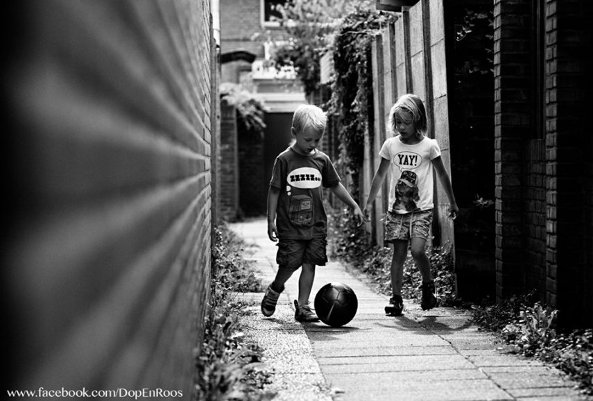 Fotógrafo holandês registra a amizade linda do seu filho de cinco anos com sua melhor amiga