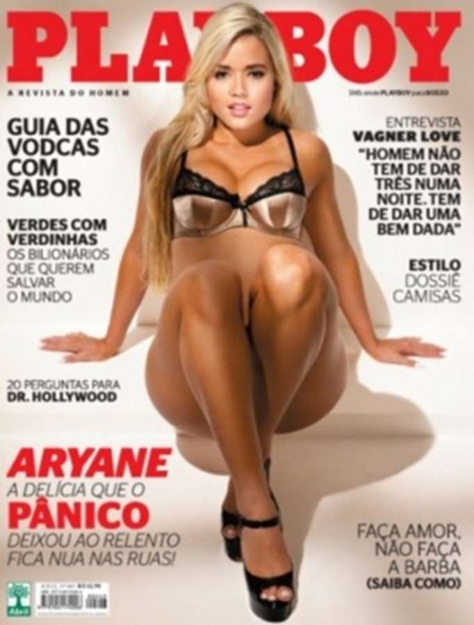 A ex-panicat posou nua na edição de abril de 2012. Em uma das fotos, foi clicada com um vestido provocante.