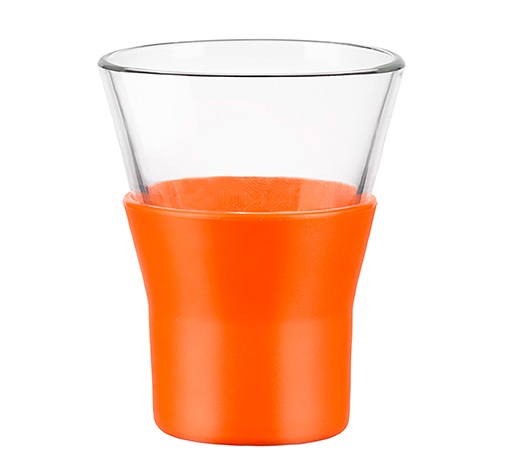 Copo de vidro para café com base de plástico. R$ 12,99 cada.