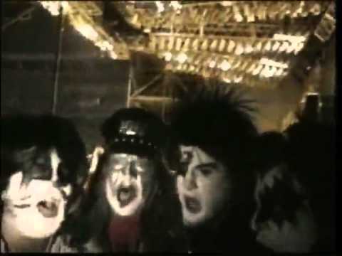 Os headbangers do Pantera eram tão fissurados no Kiss, que pintaram a cara várias vezes, iguais aos ídolos. 