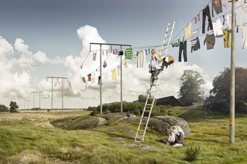 Erik Johansson mistura elementos do cotidiano, pessoas e paisagens para criar imagens surreais