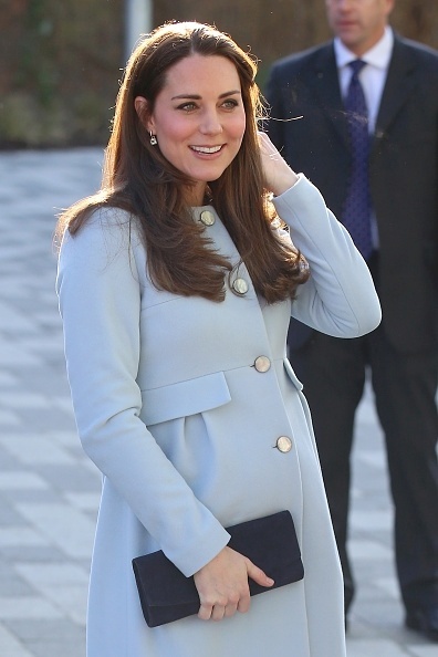 Duquesa de Cambridge é mãe do fofo George e da pequena Charlotte, de 11 meses