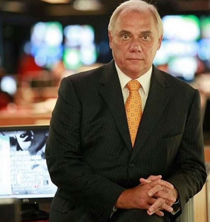 O apresentador expressou seu descontentamento ao vivo em julho de 2015, dizendo que o 'Cidade Alerta' estava rendendo pouca audiência porque a casa não fazia nenhuma chamada do jornalístico policialesco: “O Cidade Alerta não tem nenhuma chamada na programação. Ninguém fica sabendo, não tem promoção”, disparou Rezende no ar.