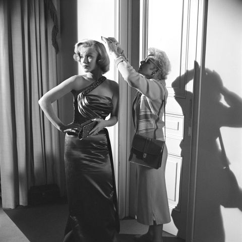 Marilyn nos bastidores do filme 'Como Agarrar um Milionário', em 1953