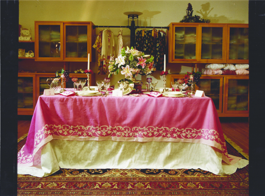 Mesa clássica com detalhes ingleses