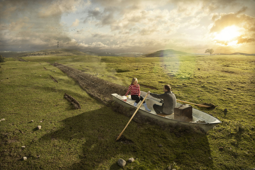 Erik Johansson mistura elementos do cotidiano, pessoas e paisagens para criar imagens surreais