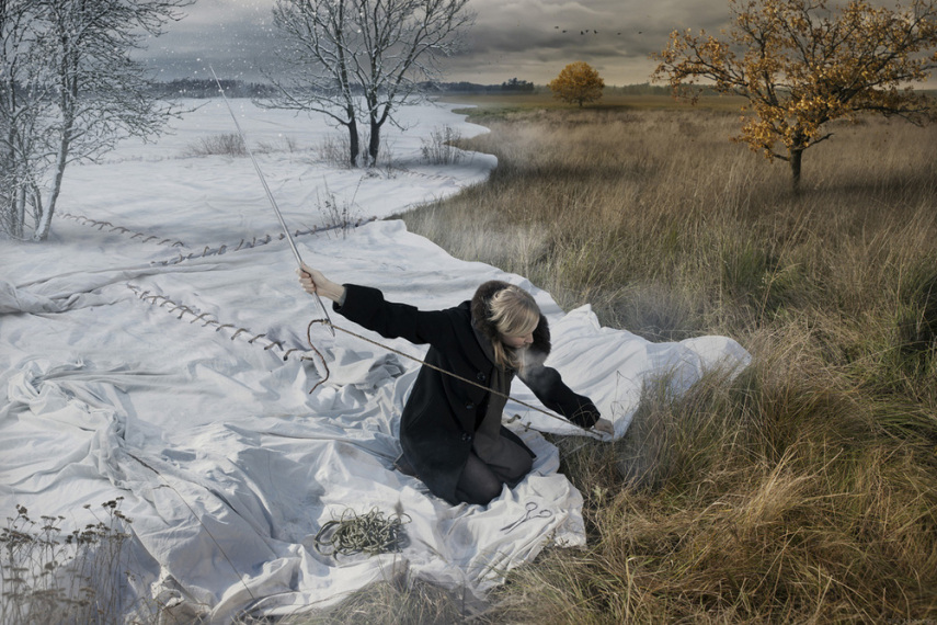 Erik Johansson mistura elementos do cotidiano, pessoas e paisagens para criar imagens surreais
